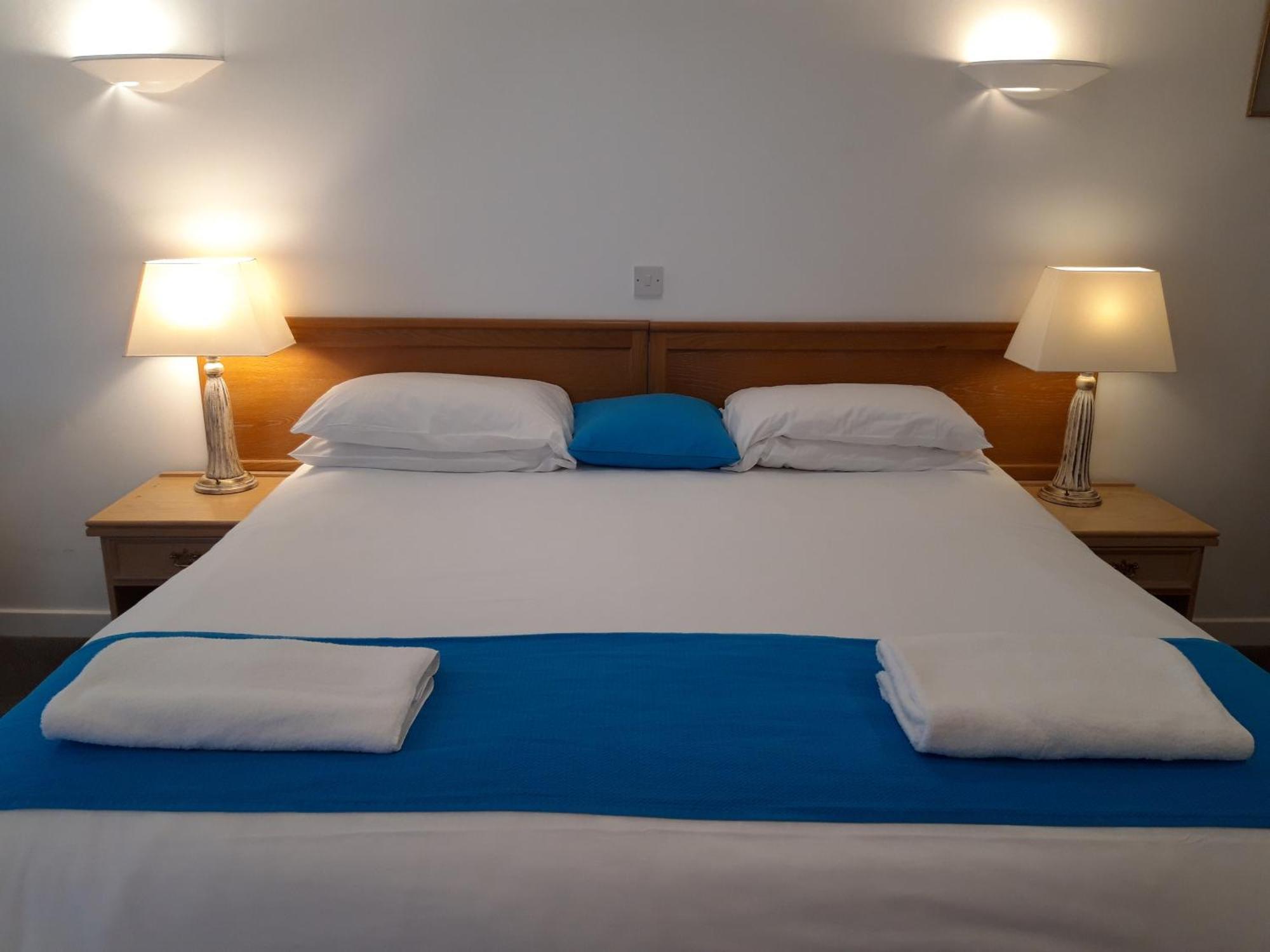 The Flying Fish Stables Hotel Ilminster Buitenkant foto